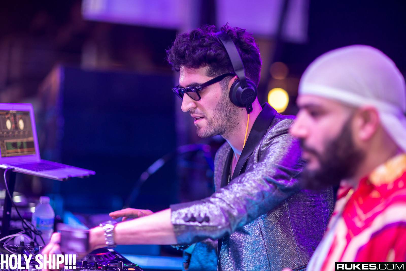 holyship14b_057.jpg