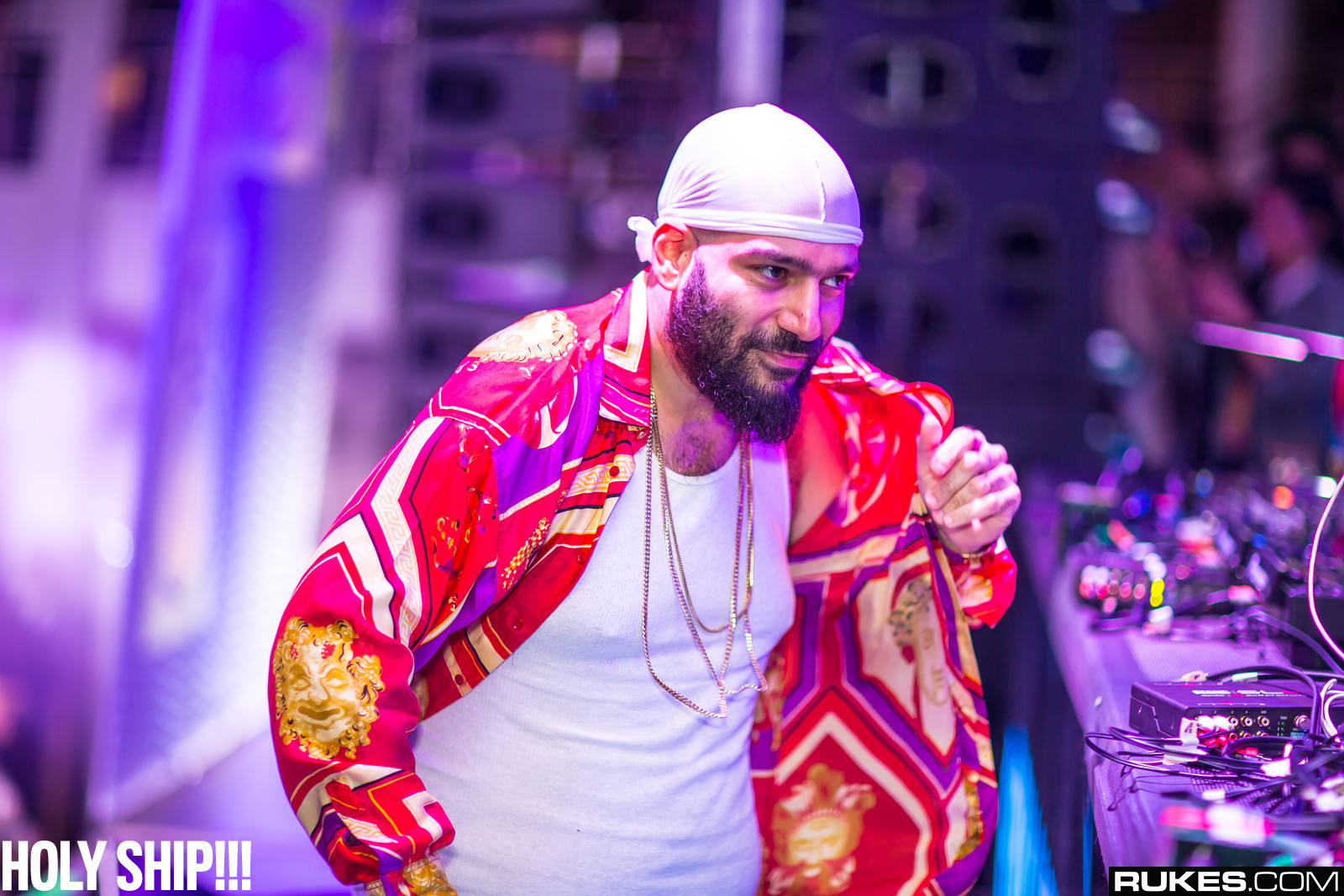 holyship14b_059.jpg