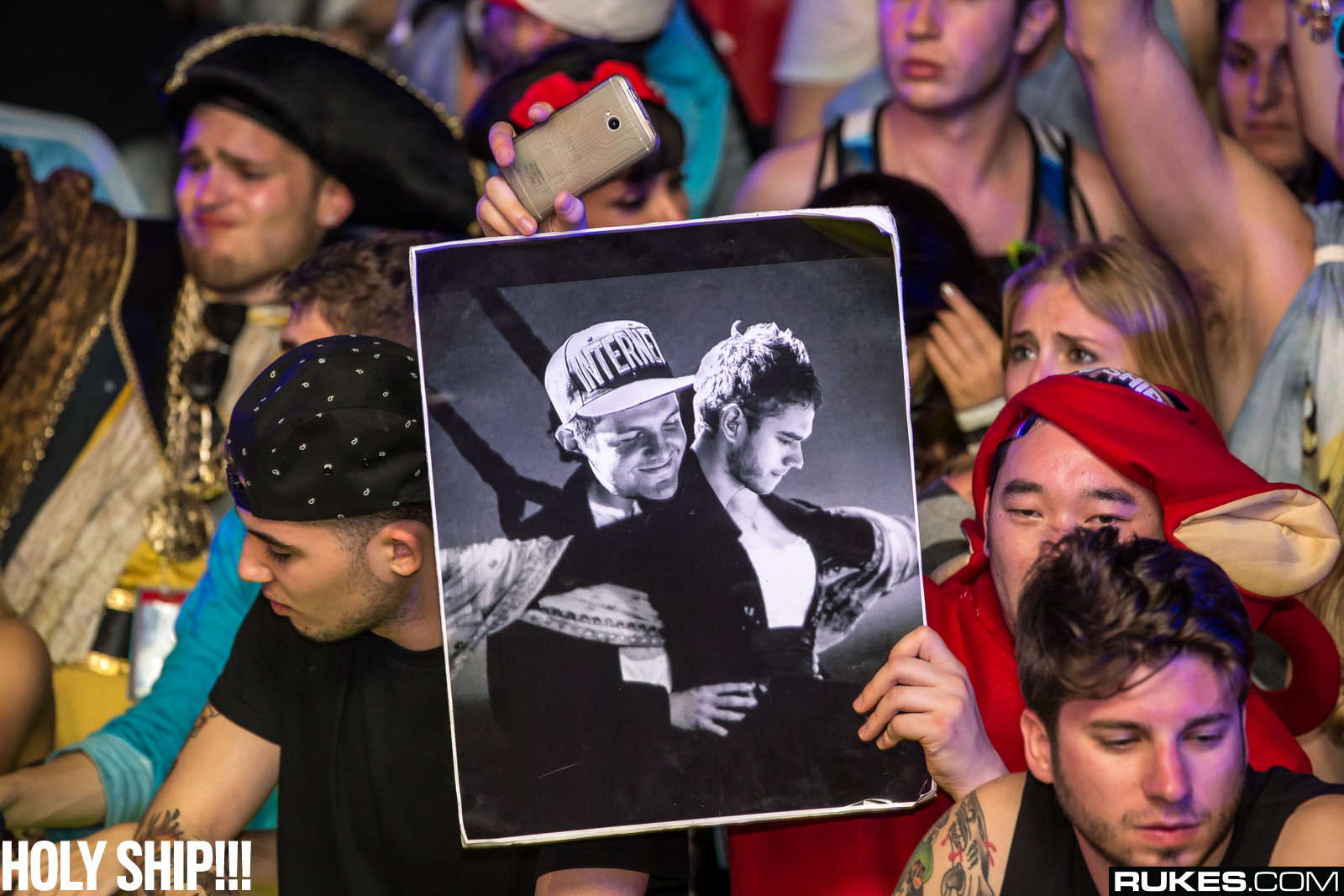 holyship14b_077.jpg
