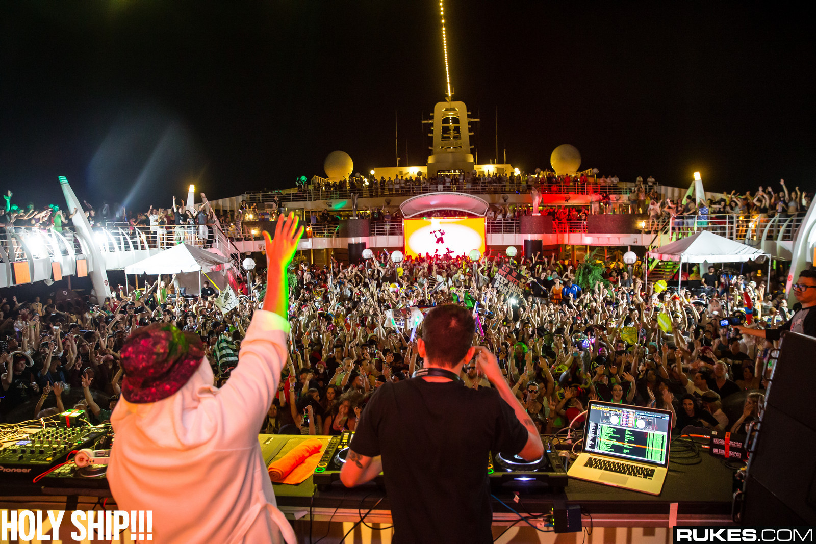 holyship14b_084.jpg