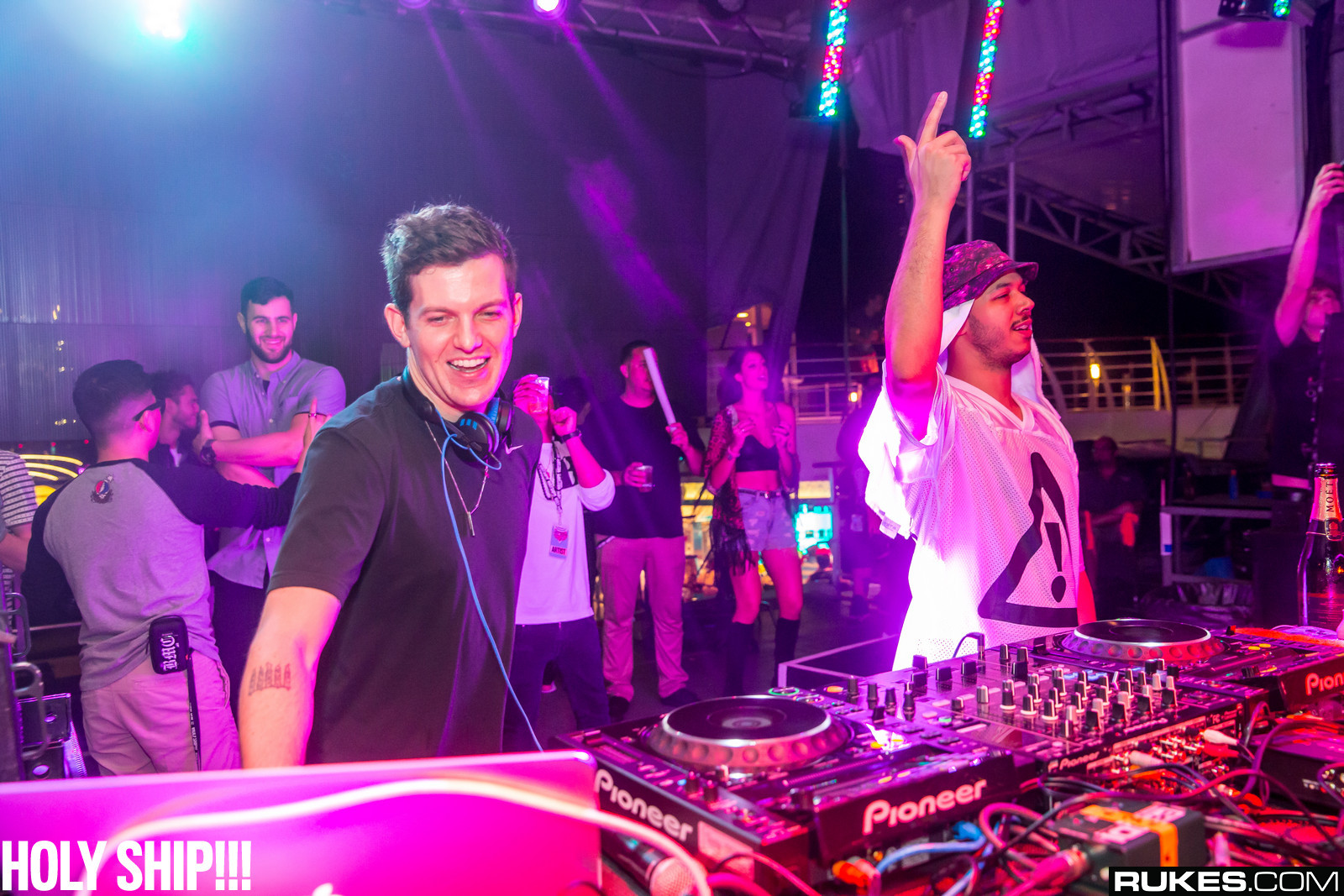 holyship14b_085.jpg