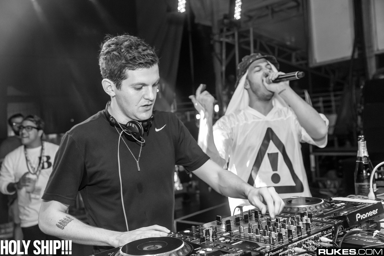 holyship14b_086.jpg