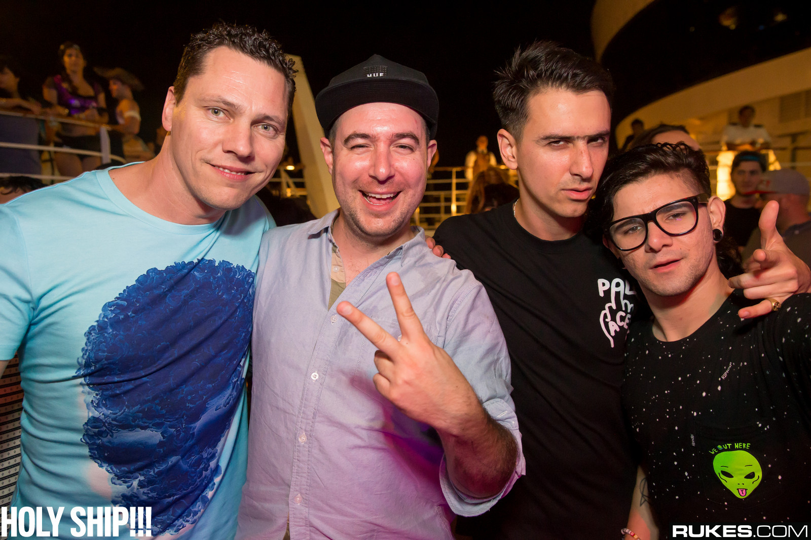 holyship14b_087.jpg