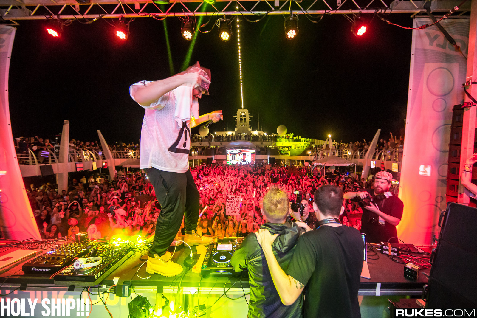 holyship14b_088.jpg