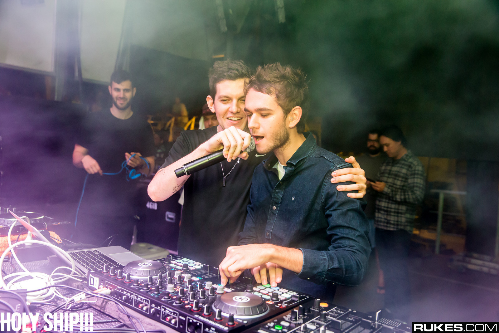 holyship14b_098.jpg