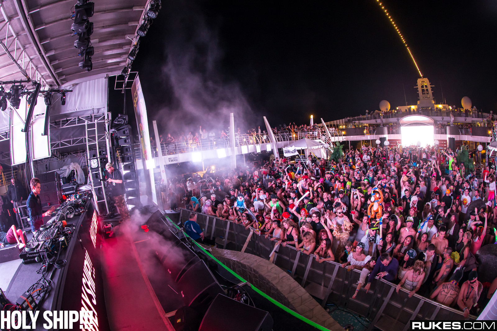 holyship14b_102.jpg