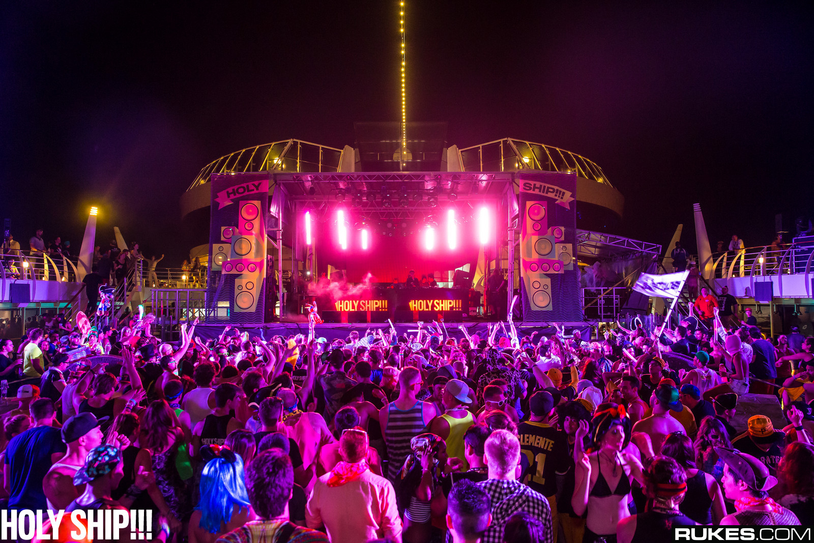 holyship14b_108.jpg