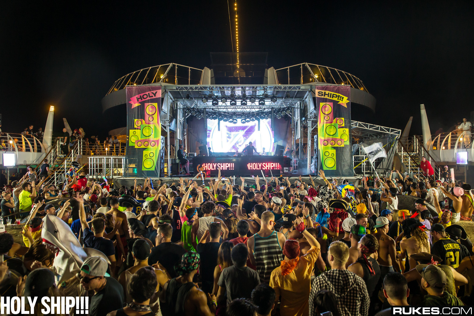 holyship14b_112.jpg