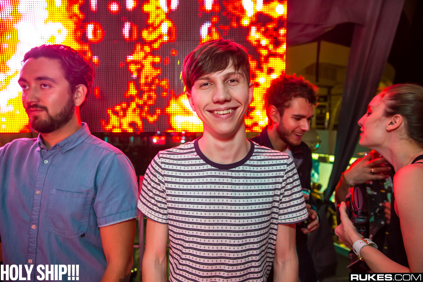 holyship14b_118.jpg