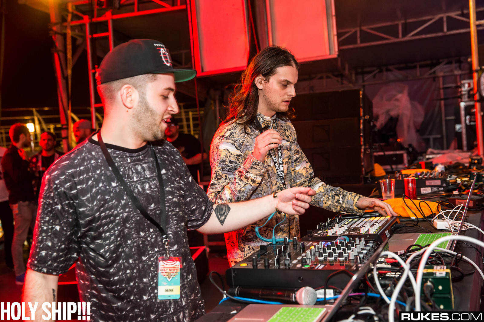 holyship14b_122.jpg