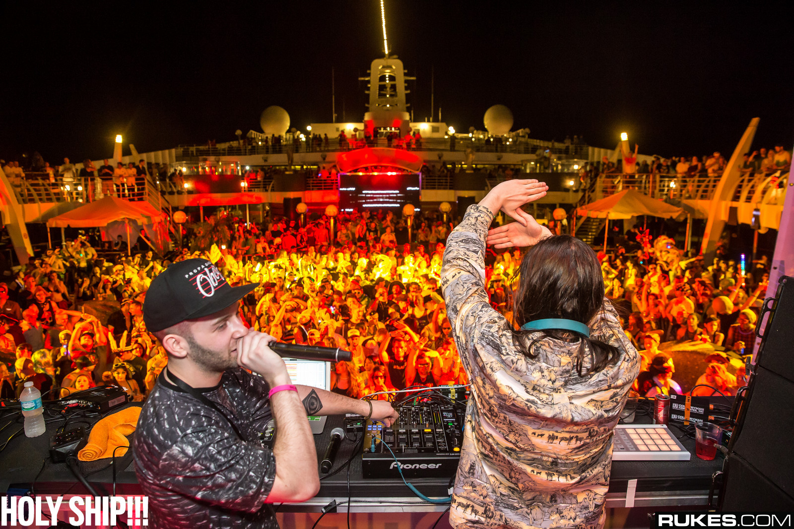 holyship14b_123.jpg