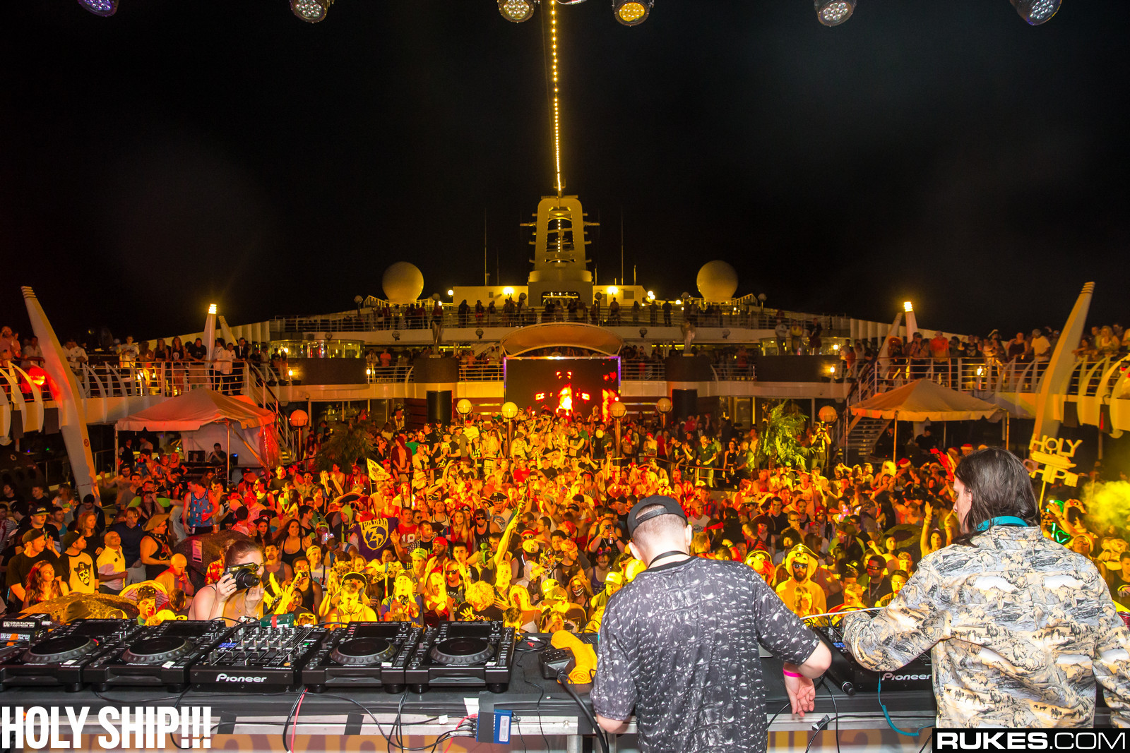 holyship14b_124.jpg