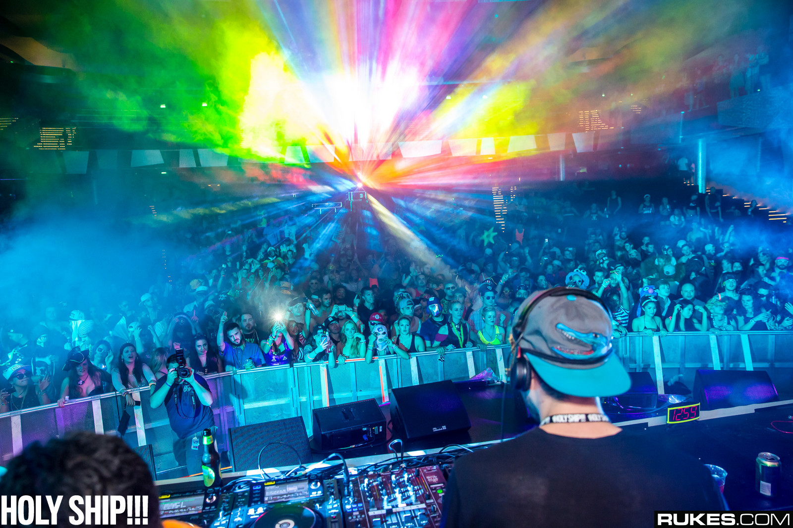 holyship14b_128.jpg