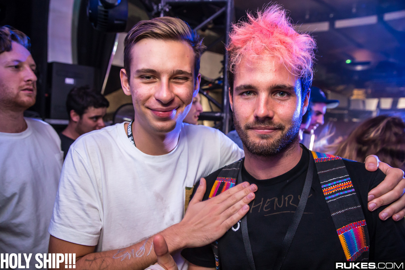 holyship14b_129.jpg