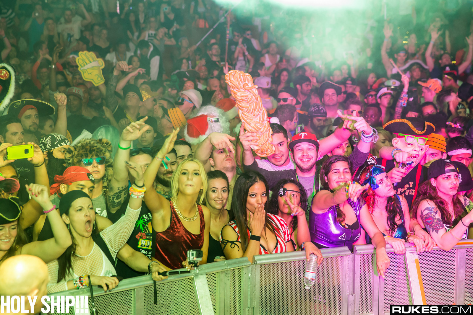 holyship14b_139.jpg