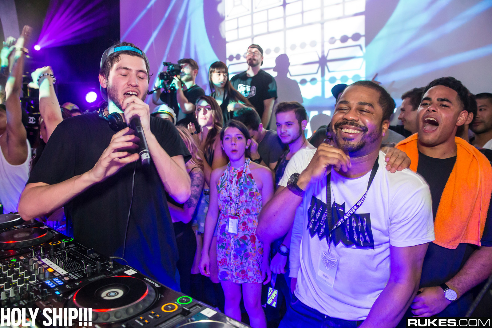 holyship14b_153.jpg