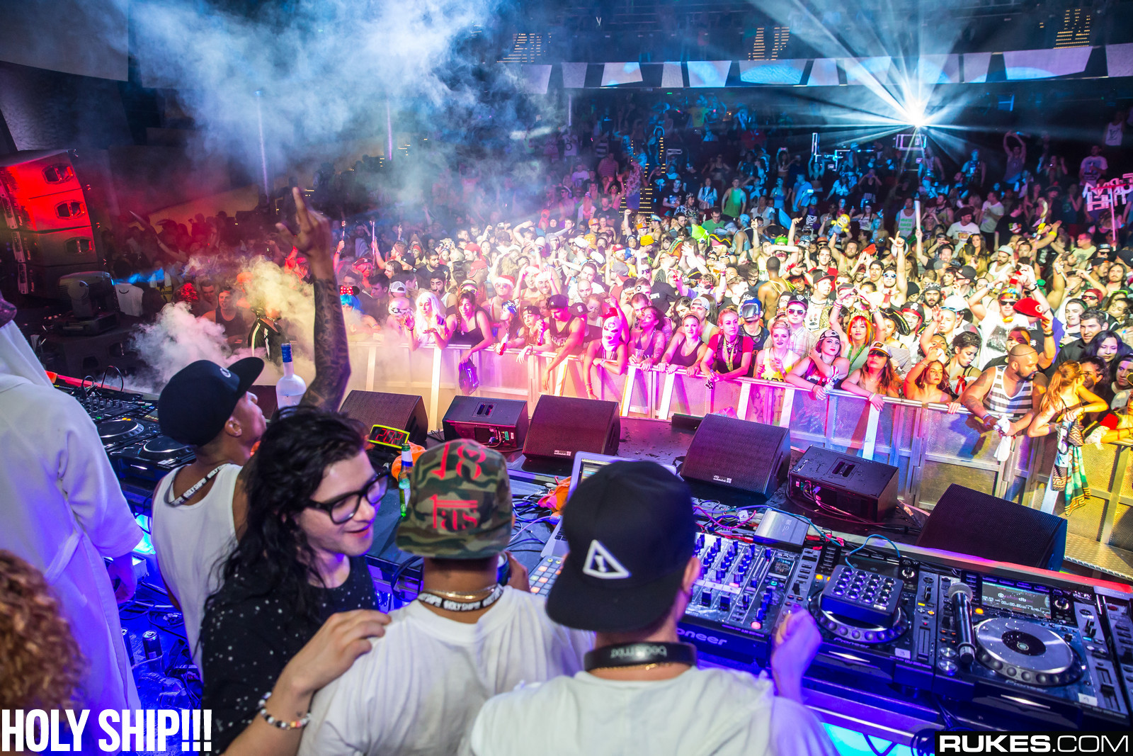 holyship14b_167.jpg