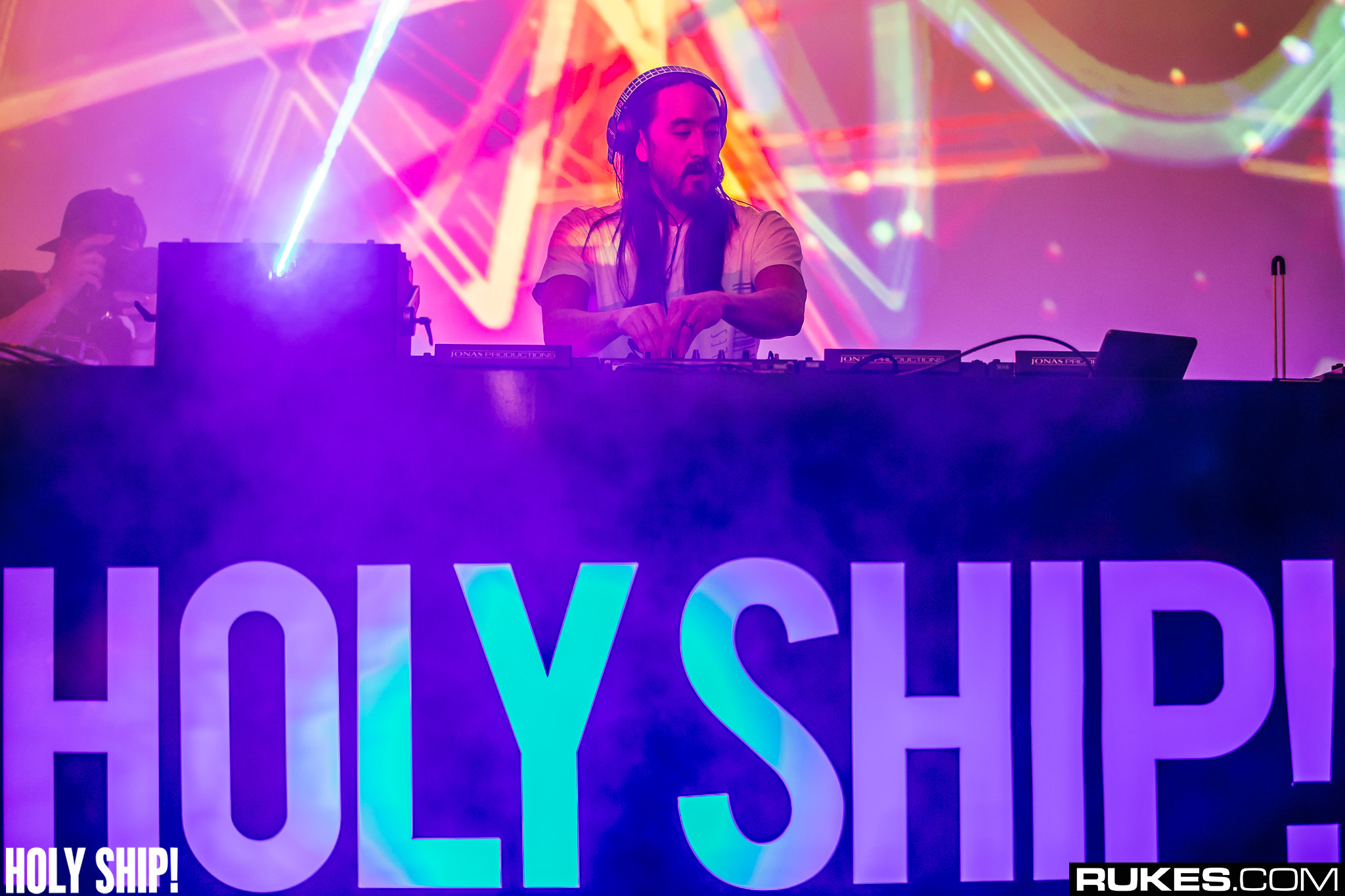 holyship16a 070